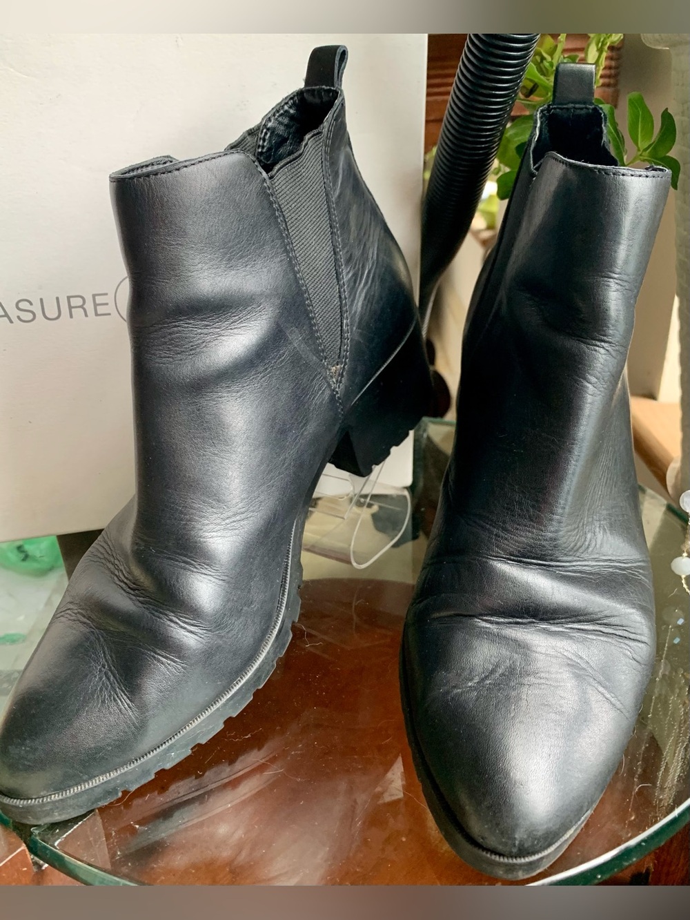 Treasure & Bond Black Leather Chelsea Ankle Boots w/ Lining Flaws - Size 9.5